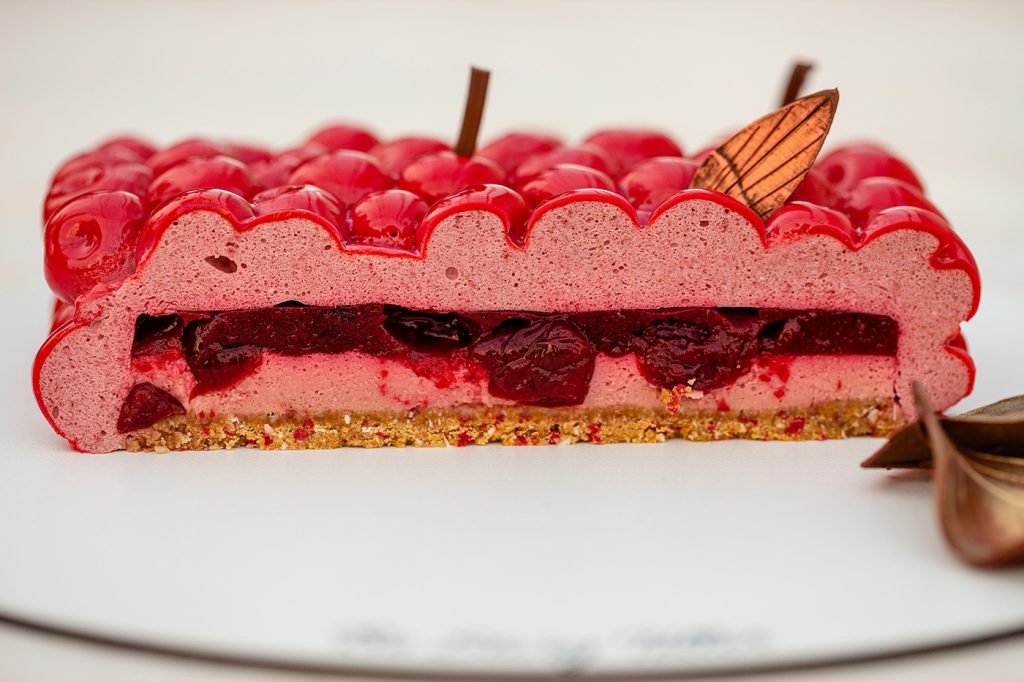 Tort în formă de cireșe – CHERRY CAKE